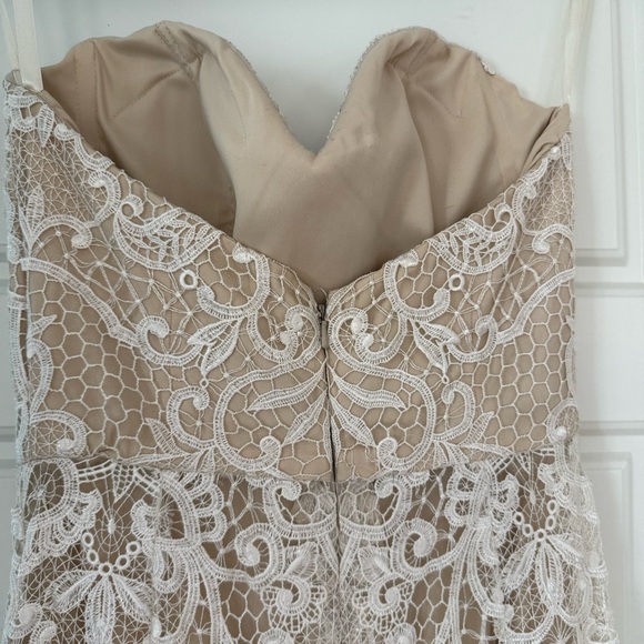 Tara Lauren Spring 2017 Strapless Lace Over Satin with Train Wedding Dress Sz 10 - Picture 2 of 15